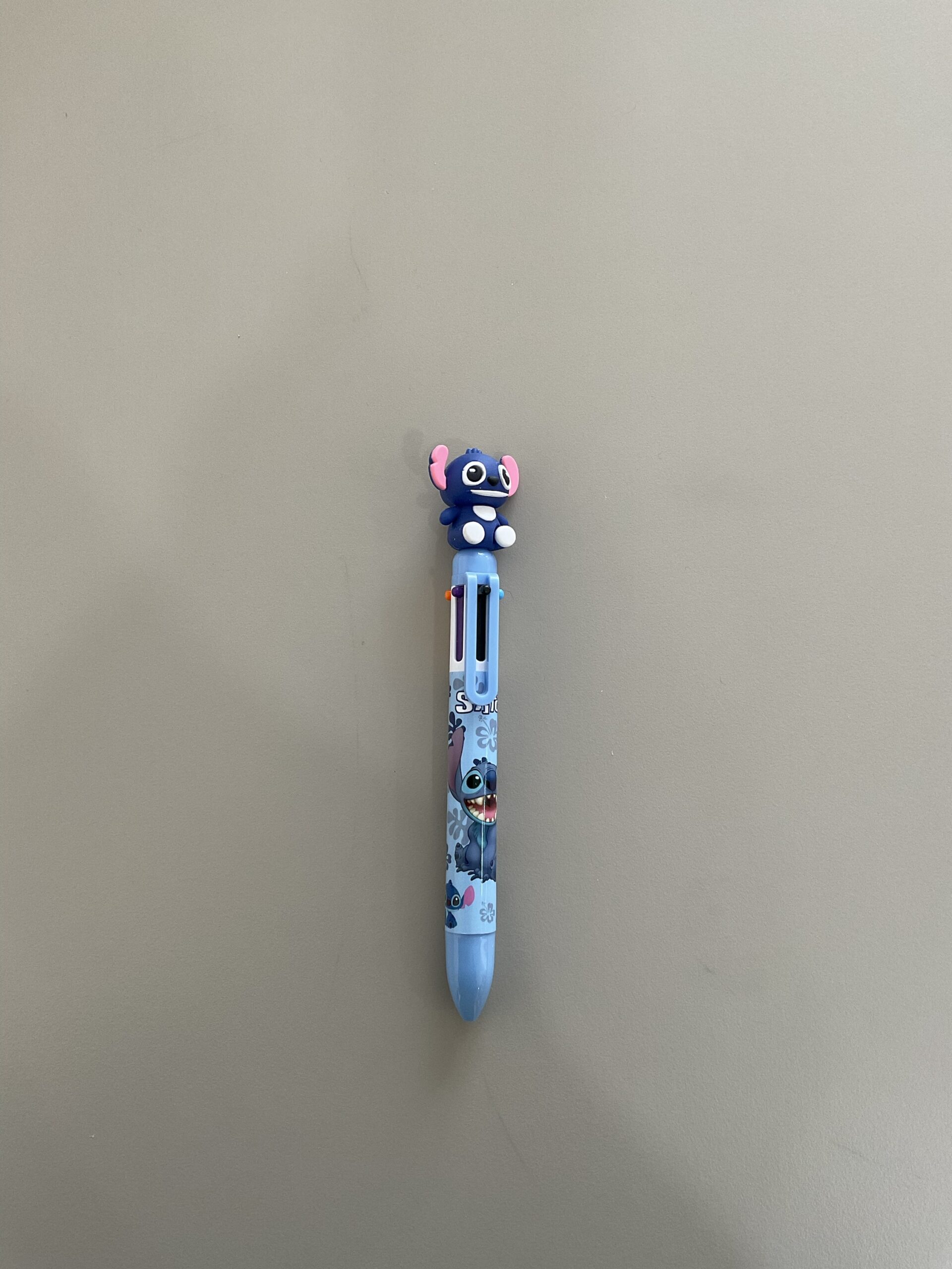 img_1726 قلم حبر متعدد الالوان Stitch - الصورة 1