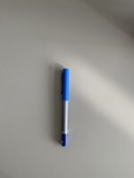 ⁦قلم حبر ازرق⁩ - الصورة ⁦2⁩